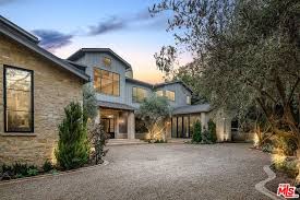 1707 Westridge Rd Los Angeles Ca 90049 Mls 18412724 Zillow Modern Farmhouse Modern Farmhouse Exterior California Homes