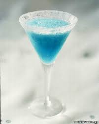 Blue Parrot 1 2 Cup Tequila 1 4 Cup Cointreau 1 4 Cup Blue Curacao 2 3 Cup Freshly Squeezed Lime Ju Parrot Food Recipe Blended Margarita Recipe Cocktails