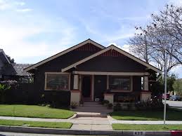 Quaint Homes For Sale In The Rose Park Neighborhood Of Long Beach Ca Waterfront Homes For Sale Beach Houses For Sale Waterfront Homes