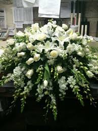 Awesome 21 Funeral Flowers From Interflora Https Ideacoration Co 2017 11 16 21 Funeral Flowers In Funeral Flower Arrangements Casket Flowers Memorial Flowers