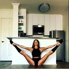 Pictures Of Women Doing Yoga Home Yoga Practice Yoga Practice Yoga Fitness