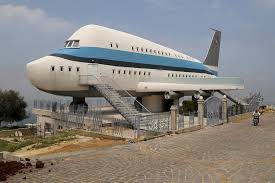 If You Re A Fan Of Airplanes You Ll Love This Airplane House In The Village Of Miziara Lebanon This Two Floor Hous Unusual Homes Airplane House Crazy Houses