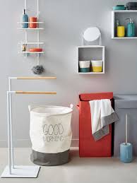 Accessoires De Salle De Bains A Poser Et A Fixer Accessoires Salle De Bain Salle De Bain Brosse Wc