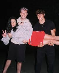 Dixie D Amelio Noah Beck And More In 2020 Dixie Famous Girls Future Boyfriend