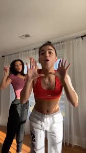 Dixie D Amelio Dixiedamelio Official Tiktok In 2020 Perfect Sisters Dixie Famous Girls