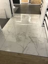 Marmerlook Tegels Glans Glas Concorde In 2020 Marble Bathroom Floor House Flooring Floor Design