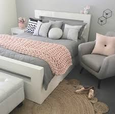1001 Conseils Et Idees Pour Une Chambre En Rose Et Gris Sublime Idee Deco Chambre Deco Chambre Blanche Deco Chambre