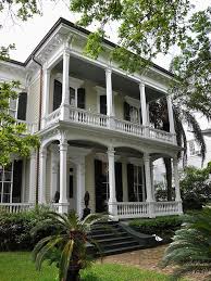 New Orleans House With Wooden Columns New Orleans Homes New Orleans Architecture New Orleans Decor