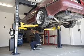 2 Post Car Lift For Small Garage In 2020 Two Post Lift 2 Post Car Lift Car Lifts
