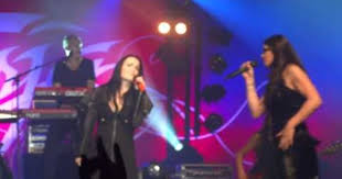 Tarja Turunen Feat Floor Jansen Over The Hills And Far Away Live Met Met Afbeeldingen Melkweg