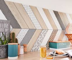 Une Credence Stratifie En Patchwork Chevron Credence Cuisine Credence Credence Cuisine Blanche