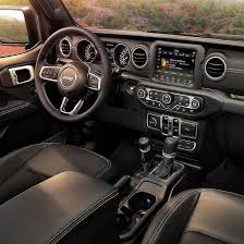 Jeep Wrangler 2018 Um Dos Destaques Da Marca Americana No Salao De Los Angeles E A Nova Geracao Do Wrangle Jeep Wrangler Jeep Interiors Jeep Wrangler Interior
