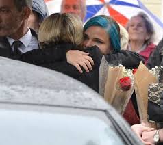 Fans Gather As Freddie Starr To Be Buried In Return To Sender Coffin Today Comic Face Starr People Laughing