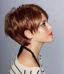 Coupe De Cheveux Courte Brunette Pour Visage Ovale 13 Modele Coiffure 2017 Modele Coupe Cheveux Court Cheveux Courts Visage Ovale Coupe De Cheveux Courte