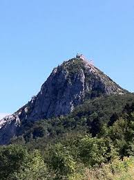 One Of The Final Refuges Where Cathars Fled To Before Finally Being Besieged And Yielding To The Funeral Pyres Rather Than Renounce T Kastelen Pyreneeen Reizen