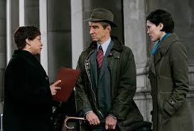 Law Order Corner Office Episode 10 Air Date Pictured S Epatha Merkerson As Lt Anita Van Buren Sam Waterston As Execut S Epatha Merkerson Show Photos Movie Tv