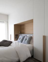 12 Idees De Rangement Pour Remplacer L Armoire Elle Decoration Lit Chambre Parentale Amenagement Petite Chambre Amenagement Placard Chambre