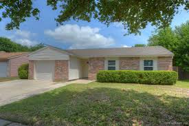 817 Edgemont Drive Arlington Tx Home For Sale Foreclosed Homes For Sale Foreclosed Homes Outdoor Structures