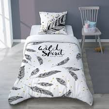 Laissez Vous Porter Vers De Doux Reves Grace A Cette Envolee De Plumes Decouvrez Notre Parure De Housse De Couette Ado Parure Housse De Couette Parure De Lit