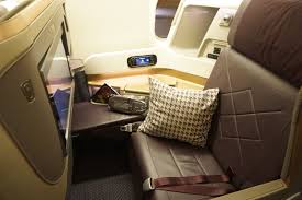 Singapore Airlines 777 300 Business In 5 Pictures Phillipsloop Singaporeairlines 777300 Boeing777 Sia Avgeek Worldtravel Travelblo Singapore Airplane Window Business Class