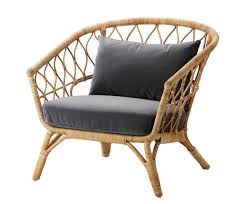 Shopping Le Fauteuil En Velours Squatte Le Salon Cette Saison Coussin Fauteuil Fauteuil Rotin Et Coussin Ikea