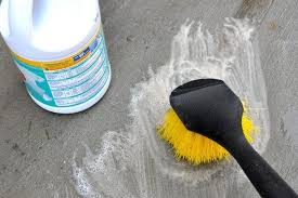Homemade Concrete Cleaner Degreaser Ehow Concrete Cleaner Cleaning Concrete Patios Clean Concrete
