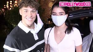 Dixie D Amelio Noah Beck Speak On Becoming An Official Couple While Leaving Dinner At Tao 9 2 20 Youtube In 2020 Celebrity Couples Dixie Couples