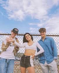 Pin By Atanaska Ivanova On Noah Daddy Beck In 2020 Bff Pictures Dance Choreography Videos Famous Girls