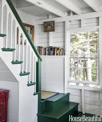 Inside A Century Old Maine Cottage That S Full Of Classic Charm Maine Cottage Cottage Interiors Cottage Staircase