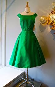 Emerald Cocktail Dresses Love The Lines The Color Dresses Green Dress Satin Cocktail Dress