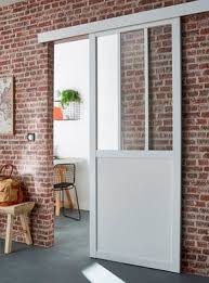 Donnez Du Style A Votre Interieur En Gagnant De La Place Avec Cette Porte Coulissante Vi Verriere Blanche Porte Coulissante Atelier Porte Coulissante