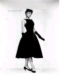 This Outfit Was One Of Three Outfits Audrey Selected For Sabrina From Hubert De Givenchy S Collection Whi Pretty Dresses Casual Sabrina Dress Vintage Outfits