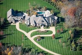 Sold 4 Bedroom 5 3 Bath 10 720 Sq Ft Private Luxury Estate For Sale In Medina Ohio Features A Gorgeous Backyard Luxury Estate Backyard Oasis Building A House