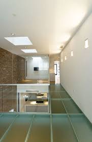 Frosted Glass Floor In An Office Learn More About Glass Floors And Bridges Http Innovatebuildingsolutions Com Products Glass B Architektur Innovation Haus