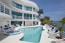 St Pete Beach House Rental Contemporary Waterfront Custom Built Glass Home Large Pool Deck Homeaway 4800 Florida Home Beach House Rental Round Building