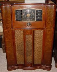 Zenith 10 S 669 At Tuberadioland Com Antique Radio Vintage Radio Cabinet Old Radios