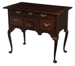Here S How To Spot Queen Anne Style Furniture Chippendale Furniture Furniture Design Furniture Arrangement