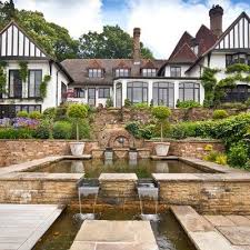 John Lennon S Surrey England House For Sale Weybridge Mansions Surrey England