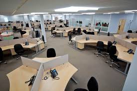 Interior Modern Call Centre Office Interior Design Featuring Unique Shared Desks And Black Swivel High Back Chairs W Espace De Travail Bureau Projets A Essayer