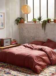 These Hacks Make It Easy To Style Your Bed On The Floor Bed Decor Mattress On Floor Room Decor