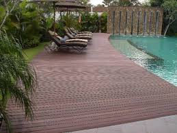 Kontraktor Kolam Renang Pool Deck Kolam Renang Lantai Kayu Kolam