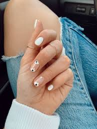 Nail Art In 2020 Subtle Nails Subtle Nail Art Minimalist Nails