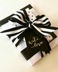 Pin By N A On Embrulhos De Presentes Elegant Gift Wrapping Holiday Gift Wrap Gift Wrapping