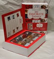 Yankee Candle Xmas My Favorite Things 6 Scents Gift Set Book Volume 1 12 Votives Yankee Candle Candles My Favorite Things