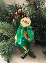 Face Mask Christmas Ornament 2020 Christmas Ornament Face Mask Year Ornament In 2020 Christmas Ornaments Diy Christmas Gifts Diy Christmas Ornaments