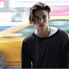 Look Here Luca Fersko He Has The Best Hair His Videos Are Amazing And Creative Go To His Chan Long Hair Styles Men Mens Hairstyles Long Hair Styles