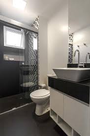 23 Banheiro Simples Piso Preto Parede Branca Banheiro Com Piso Preto Banheiro De Apartamento Banheiro Pequeno