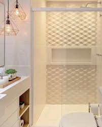 Leque Maravilhoso Esse Banheiro Clarinho Com Revestimento 3d Projeto De Tamiresribasarqui Banheiros Modernos Decoracao Banheiro Decoracao Do Banheiro