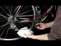 Kette Des Rennrads Reinigen Und Schmieren Rennrad Fahrrad Fahrradkette Reinigen