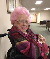 10 Inspiring Older Women Proving Edgy Hair Has No Age Limit Womens Hairstyles Older Women Hairstyles Wedge Hairstyles